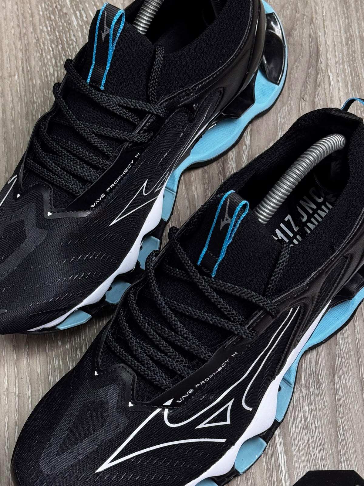 TÊNIS MZN WAVE PROPHECY 14 - PRETO E AZUL BEBÊ