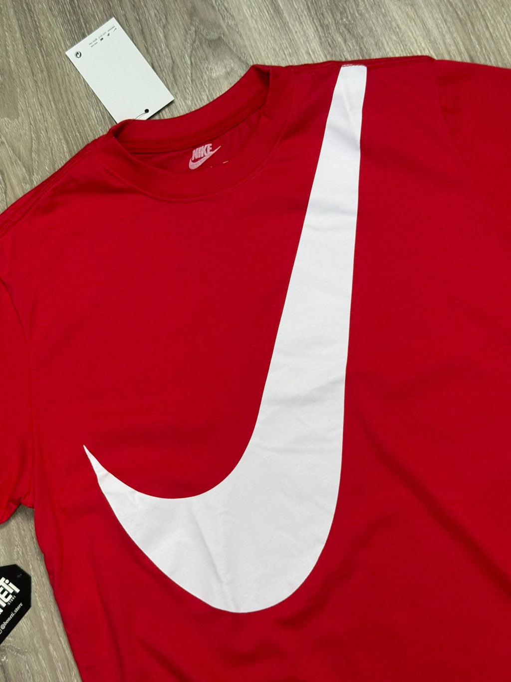 CAMISETA NK BIG LOGO - VERMELHA