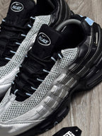 TÊNIS NK AIR MAX 95 X PALACE - METALLIC SILVER