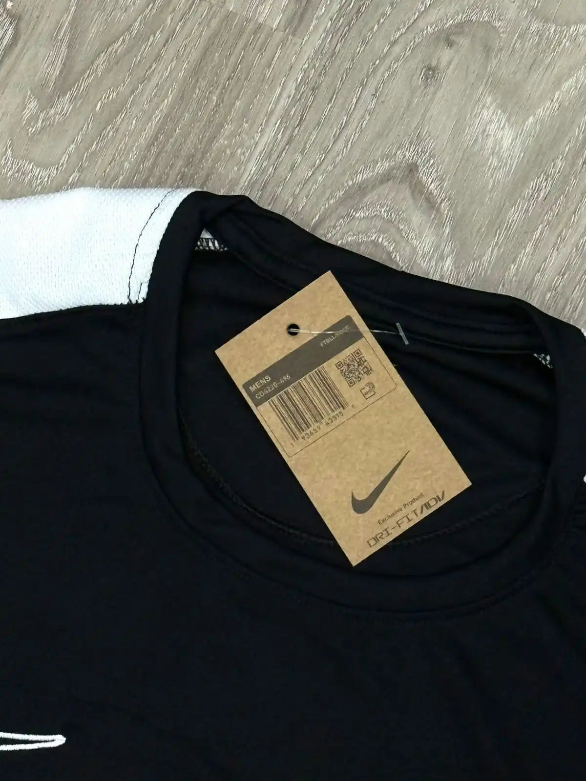 CAMISETA ACADEMY 2023 NK - PRETO E BRANCO