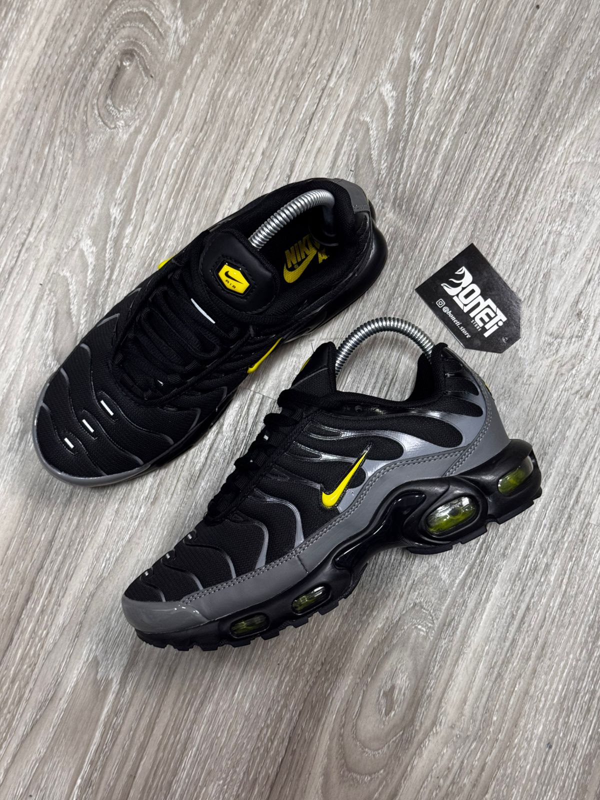 TÊNIS NK AIR MAX PLUS TN - BATMAN