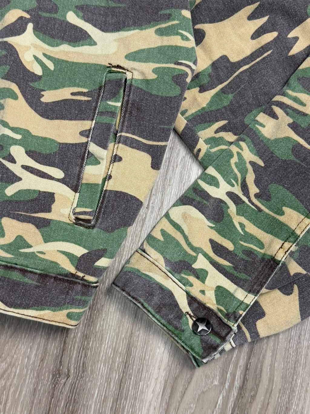JAQUETA PRESENCE CAMUFLADA