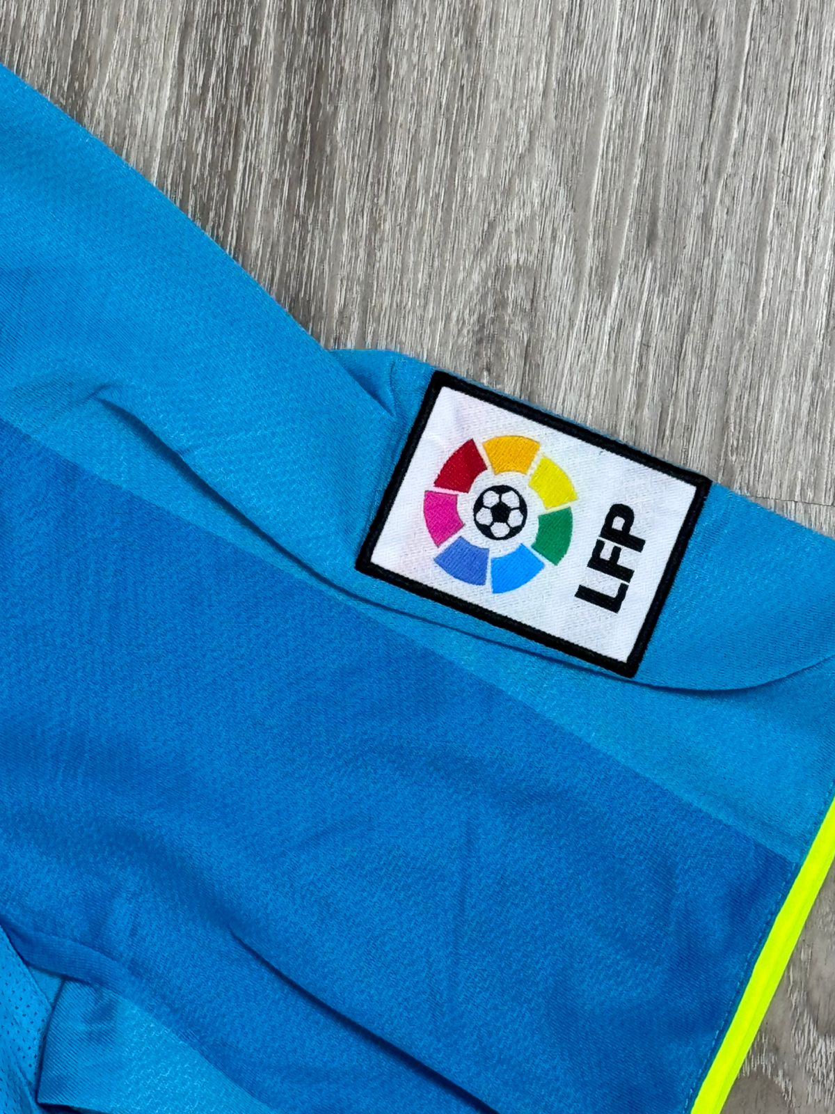 CAMISA RETRÔ BARCELONA 2007 RONALDINHO - AZUL