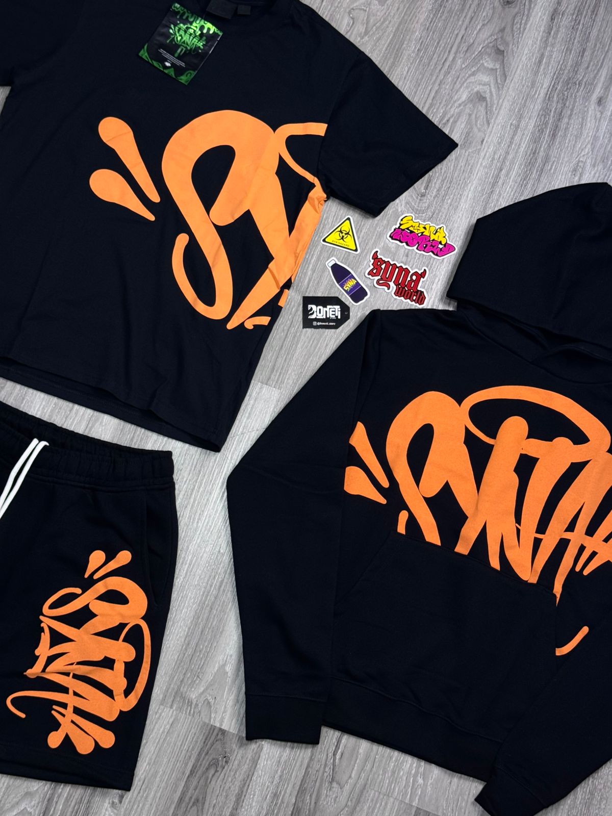 CONJUNTO SYNA WORLD + MOLETOM - BLACK ORANGE