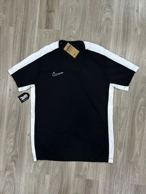 CAMISETA ACADEMY 2023 NK - PRETO E BRANCO
