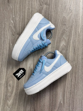 TÊNIS NK COURT VISION - BABY BLUE