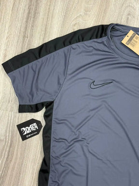 CAMISETA ACADEMY 2023 NK - CINZA