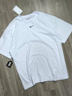 CAMISETA OVERSIZED NK ESSENTIALS - BRANCA