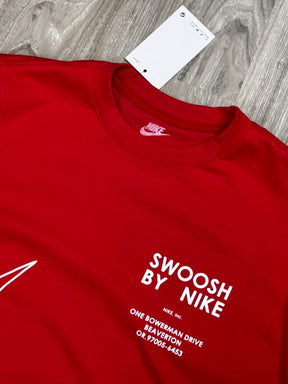 CAMISETA NK SWOOSH BY - VERMELHA