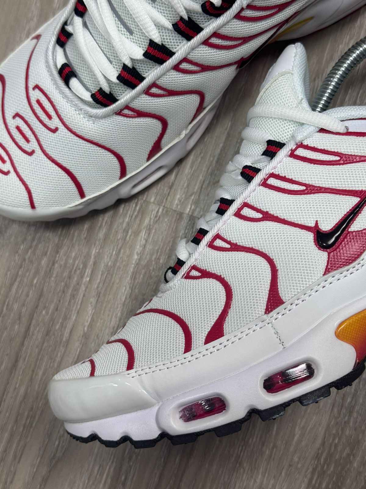 TÊNIS NK AIR MAX PLUS TN - SUNBURN