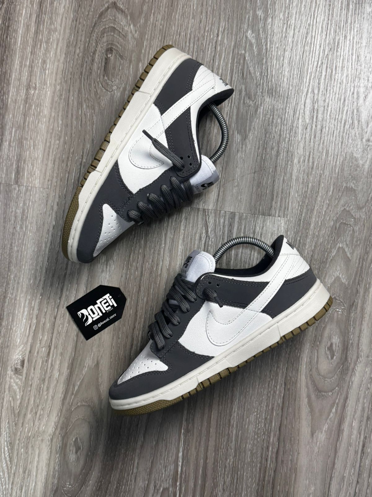 TÊNIS NK DUNK - CINZA E BRANCO