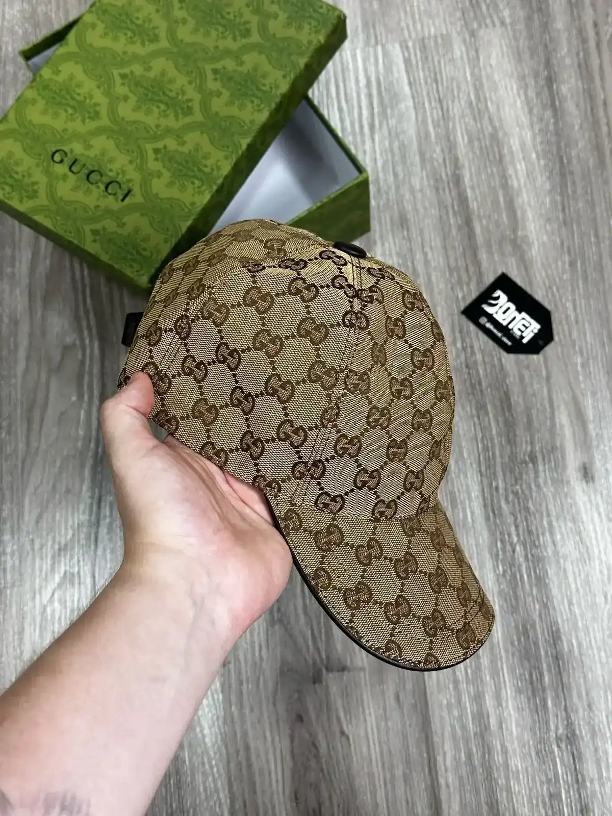 BONÉ GC CANVAS MARROM