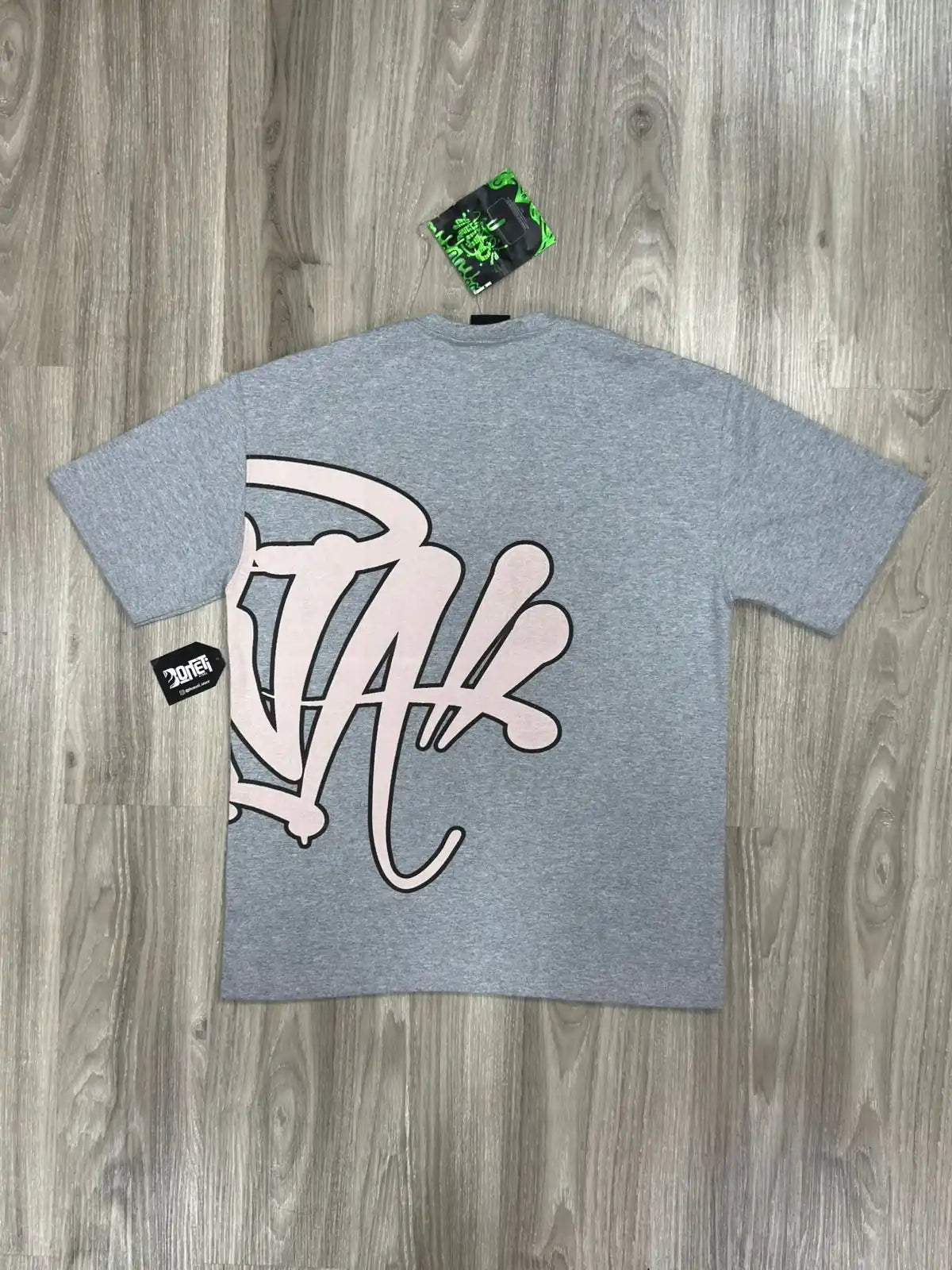 CAMISETA SYNA WORLD LOGO - CINZA SALMON