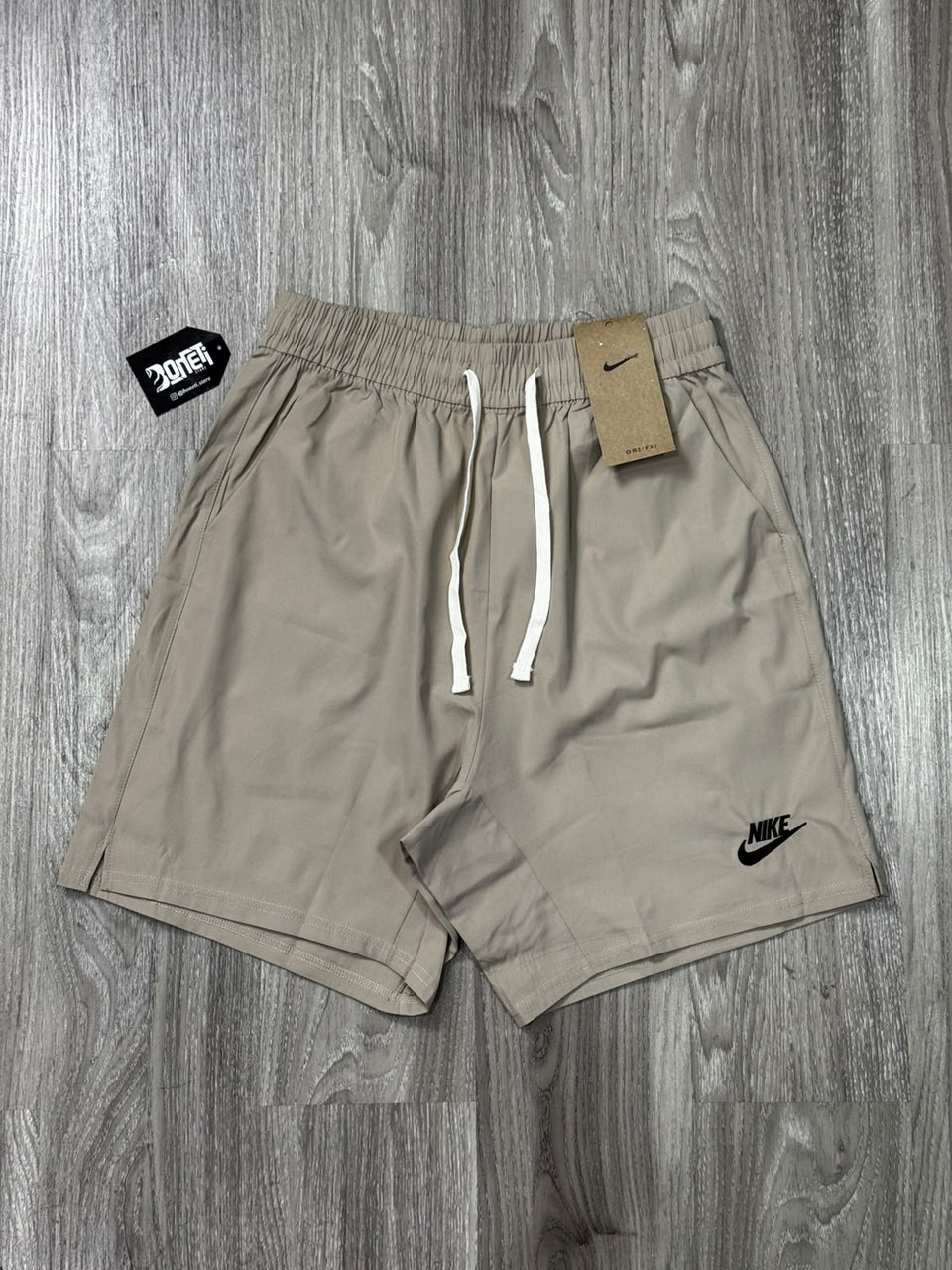 SHORTS TACTEL NK CLUB BORDADO - CAQUI