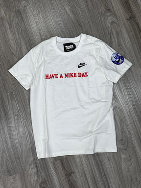 CAMISETA NK HAVE A NK DAY - OFFWHITE