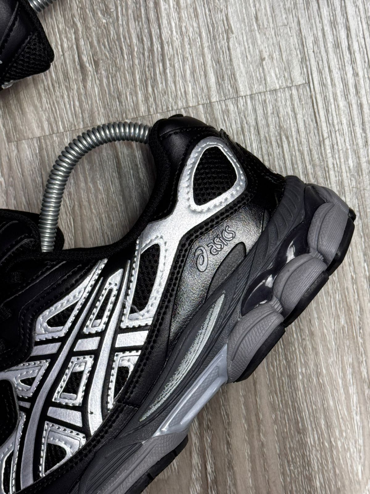 TÊNIS ASICS GEL NYC - GRAPHITE GREY BLACK