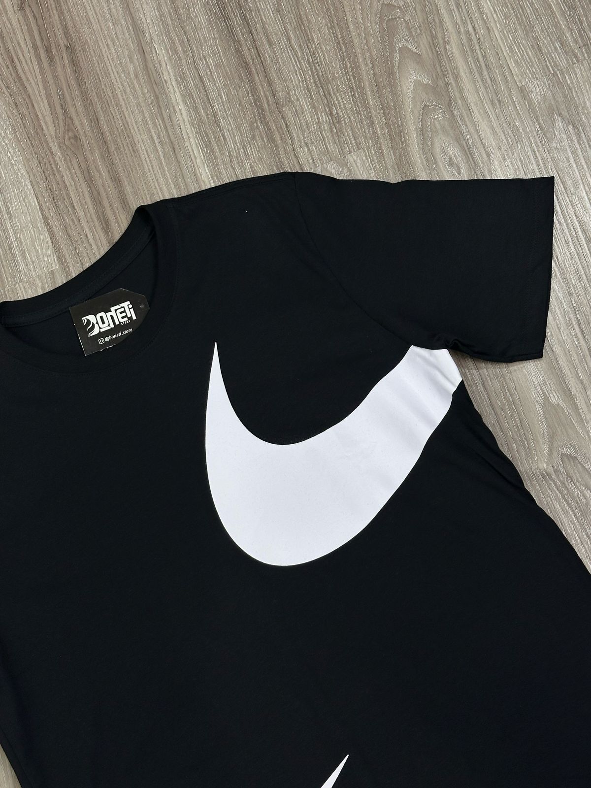 CAMISETA NK BIG SWOOSH TM - PRETA