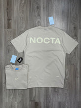 CAMISETA NK NOCTA ALWAYS - BEGE