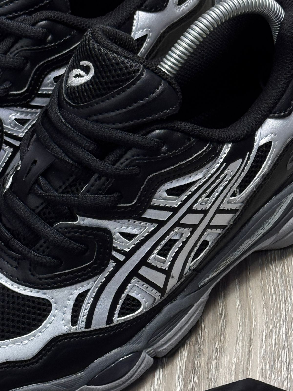 TÊNIS ASICS GEL NYC - GRAPHITE GREY BLACK