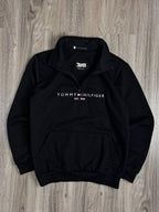 MOLETOM GOLA ALTA ZIP TOMMY - PRETO