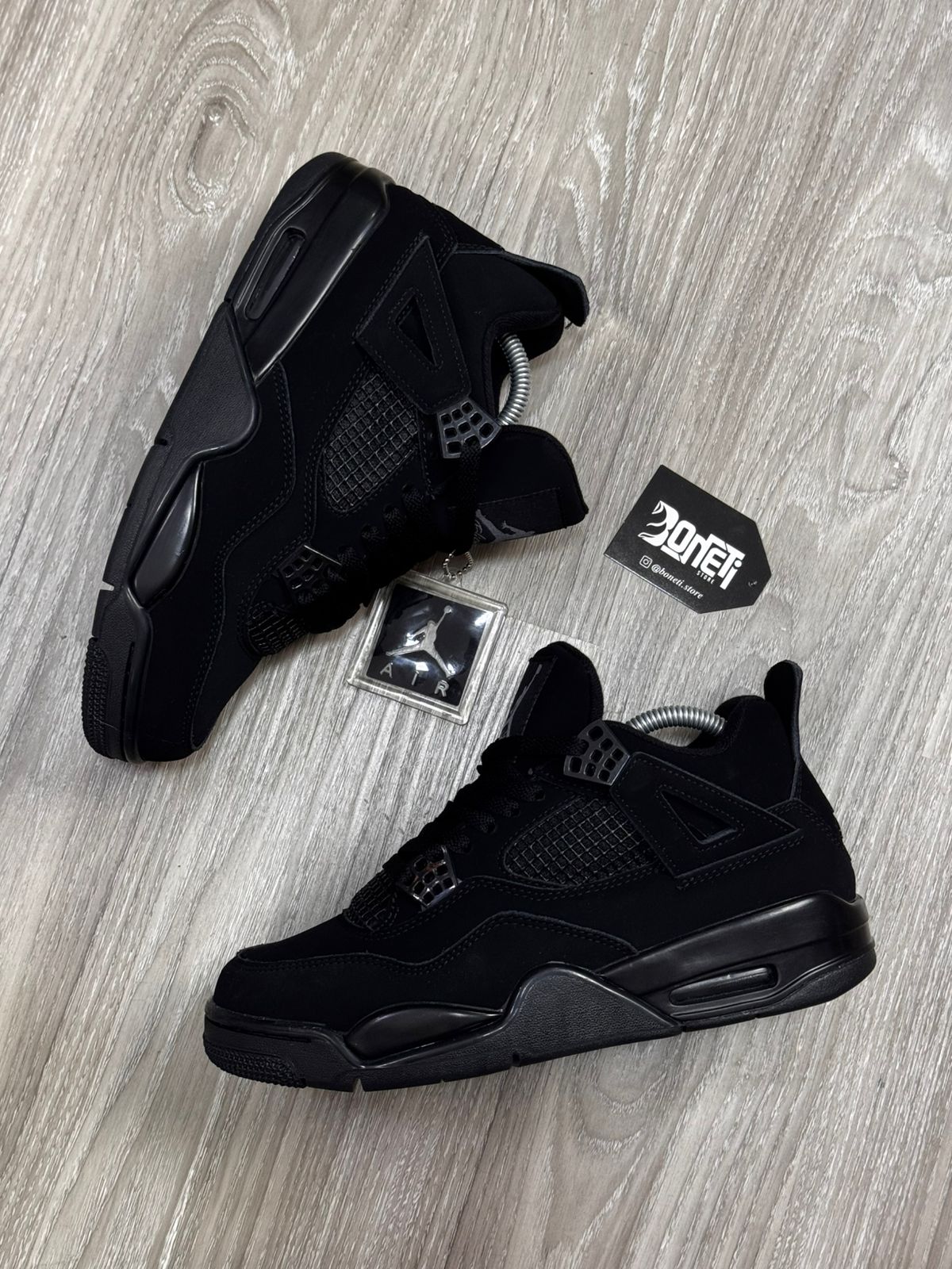 TÊNIS NK JORDAN 4 RETRÔ - BLACK CAT