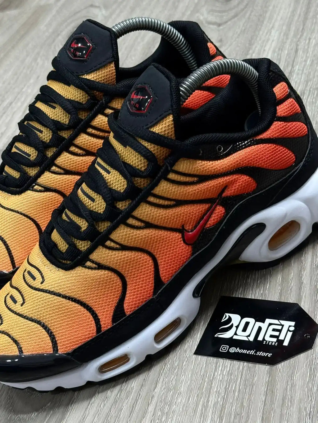 TÊNIS NK AIR MAX PLUS TN - SUNSET ORANGE