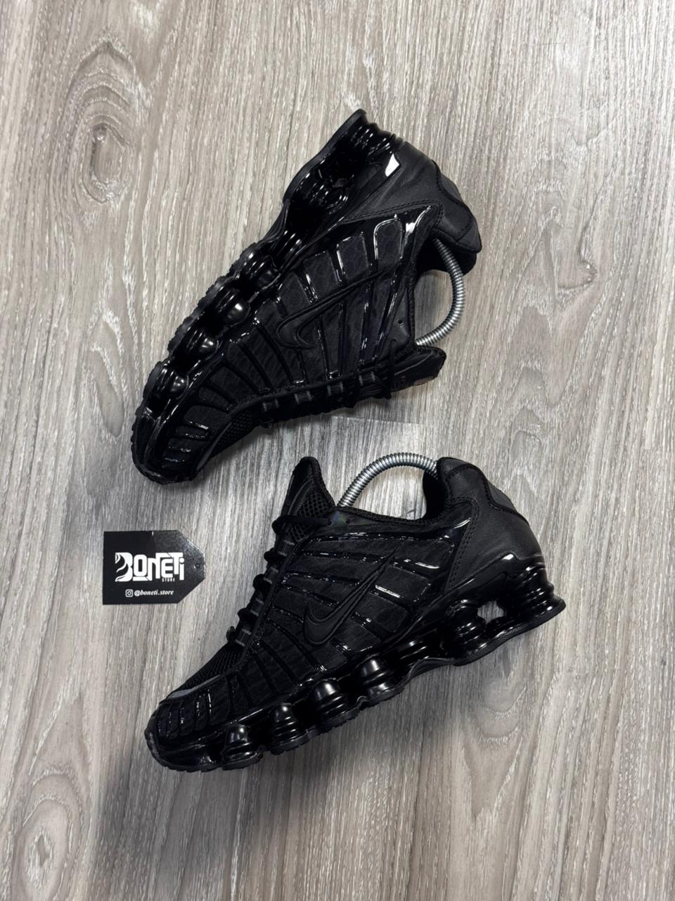 TÊNIS NK SHOX 12 MOLAS - ALL BLACK