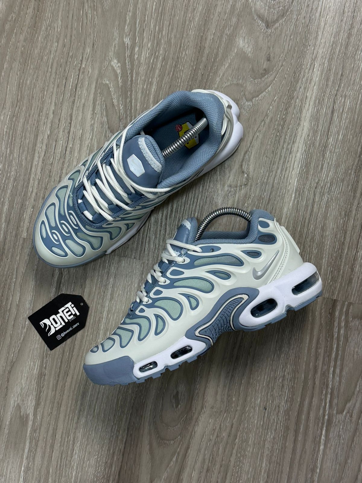 TÊNIS NK AIR MAX PLUS TN DRIFT - BABY BLUE