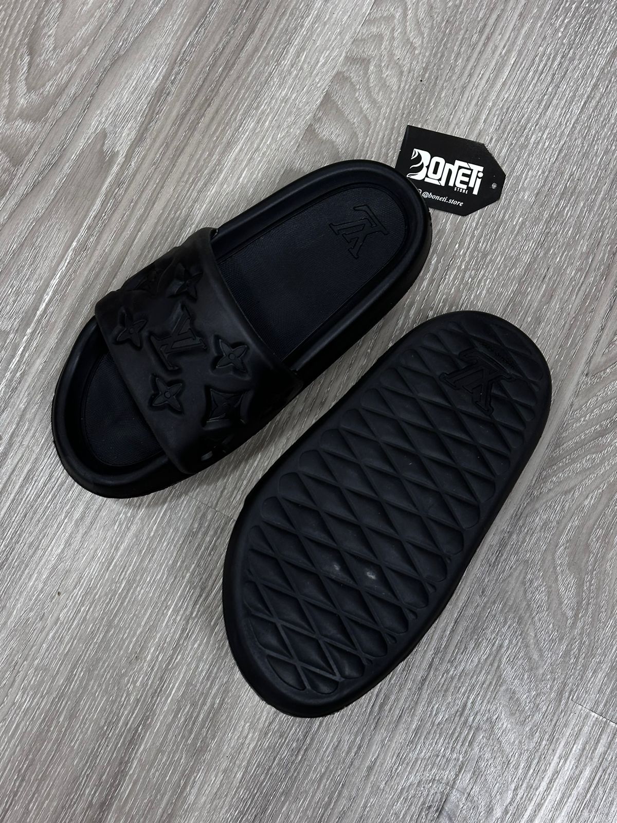 CHINELO SLIDE LV - PRETO