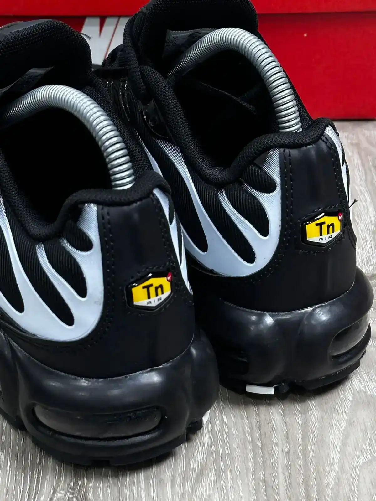 TÊNIS NK AIR MAX PLUS TN VENOM