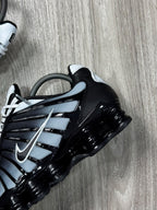 TÊNIS NK SHOX TL 12 MOLAS - BLACK PURE PLATINUM WHITE