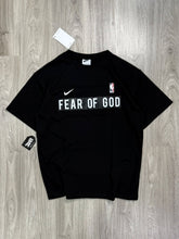 CAMISETA OVERSIZED NK NEW NBA FEAR OF GOD - PRETA