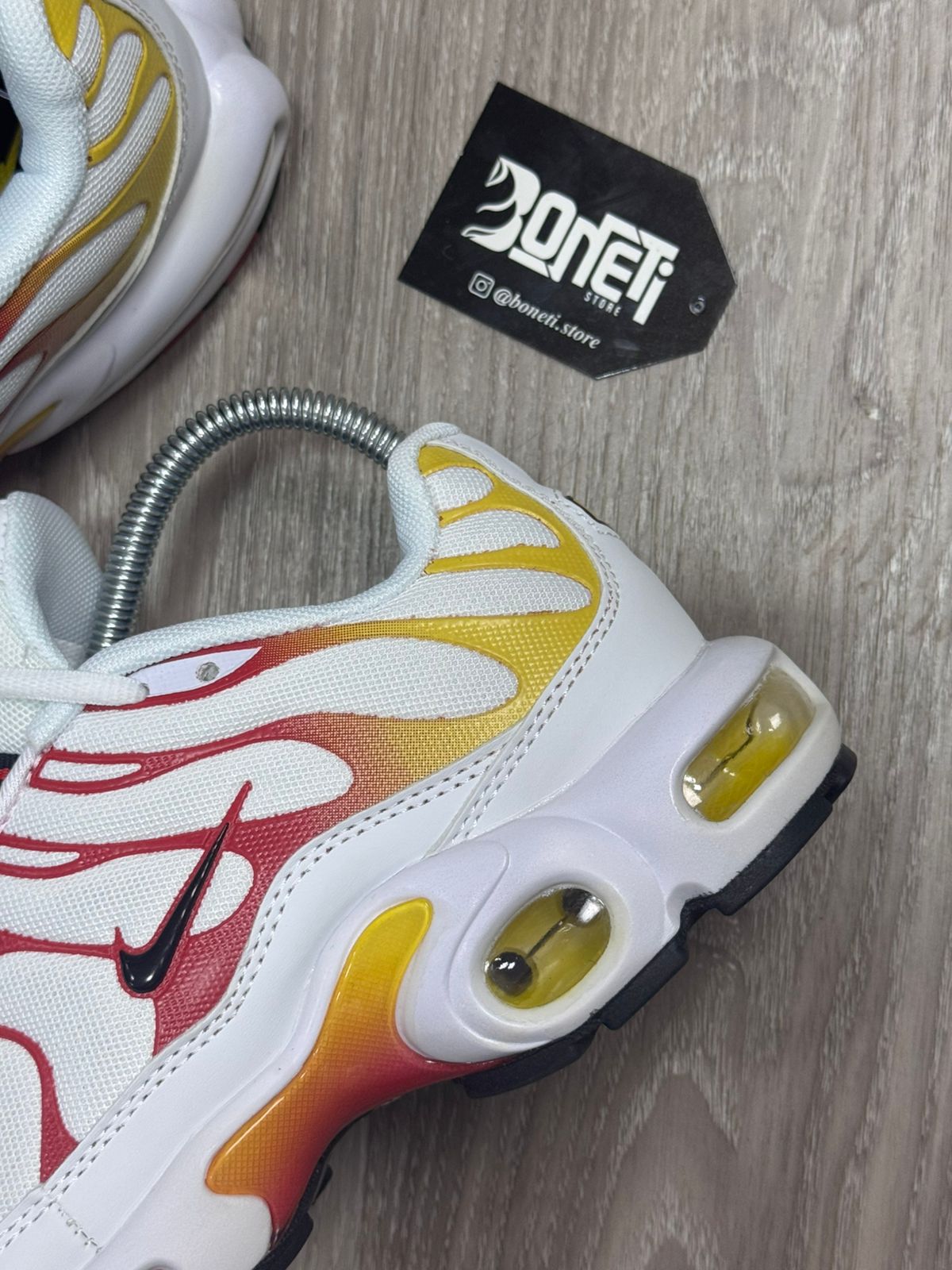 TÊNIS NK AIR MAX PLUS TN - SUNBURN