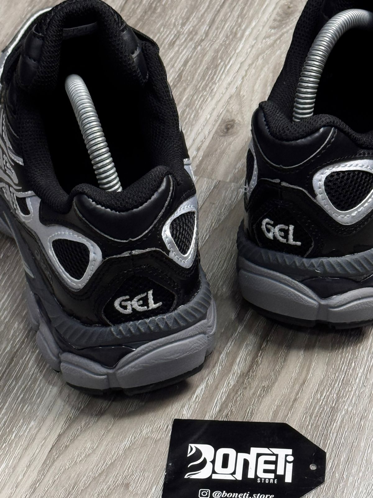 TÊNIS ASICS GEL NYC - GRAPHITE GREY BLACK