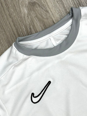 CAMISETA ACADEMY 2025 NK - BRANCA