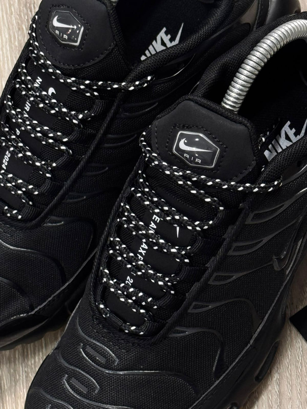 TÊNIS NK AIR MAX PLUS TN - BLACK GUM