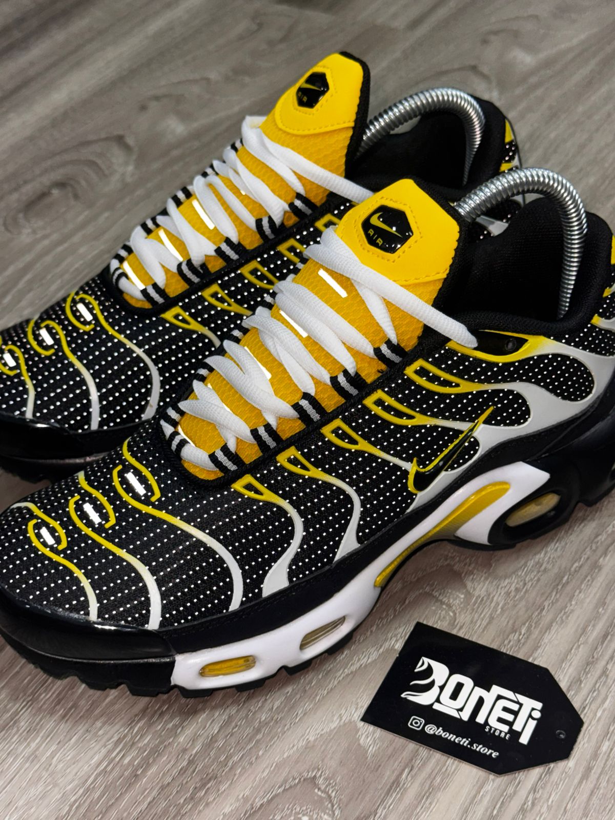 TÊNIS NK AIR MAX PLUS TN - TÁXI