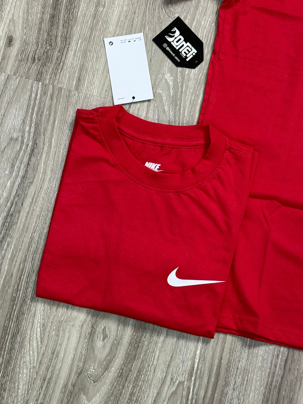 CAMISETA NK X STUSSY - VERMELHA