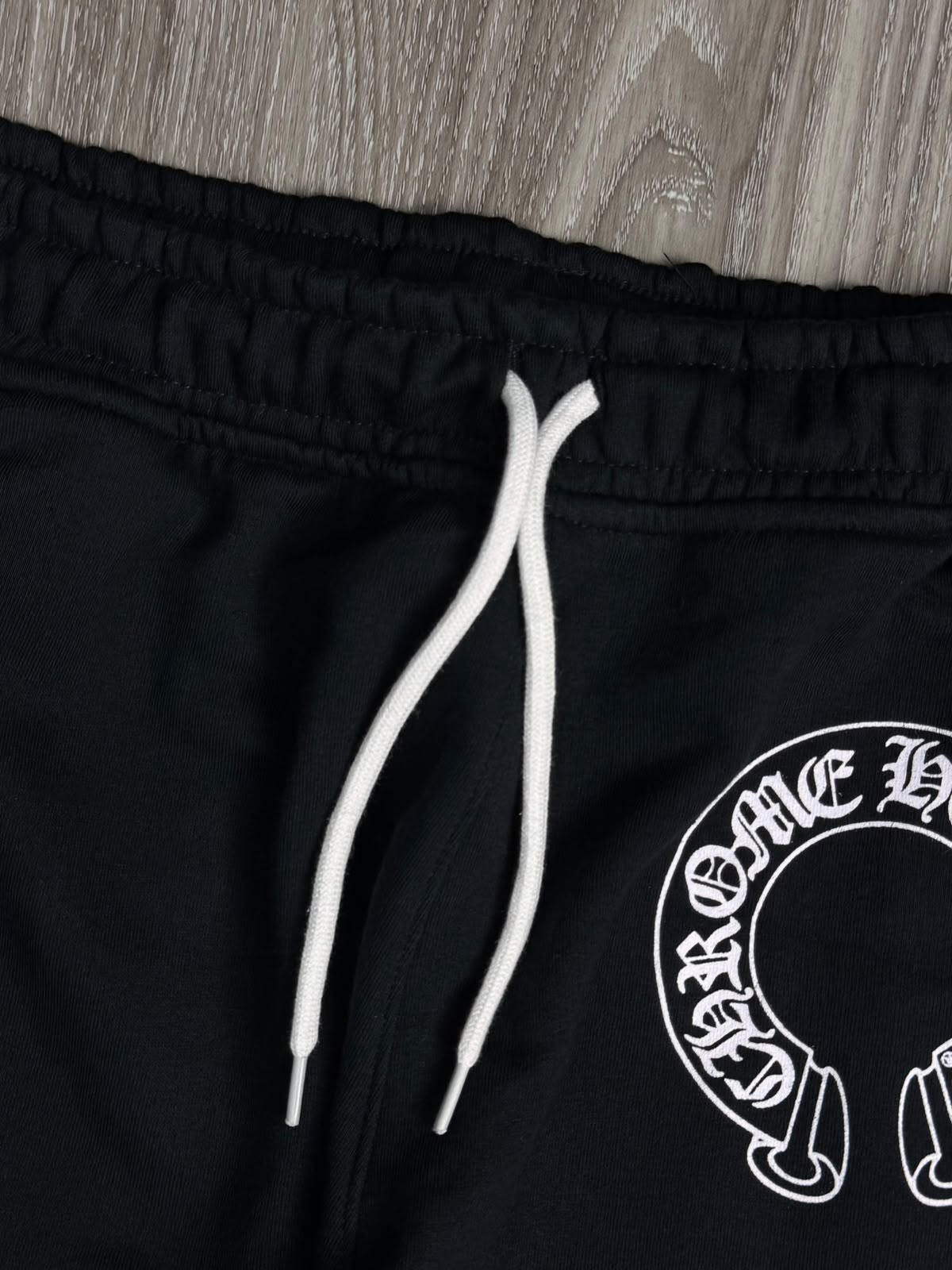 SHORTS MOLETOM CHROME HEARTS - PRETO