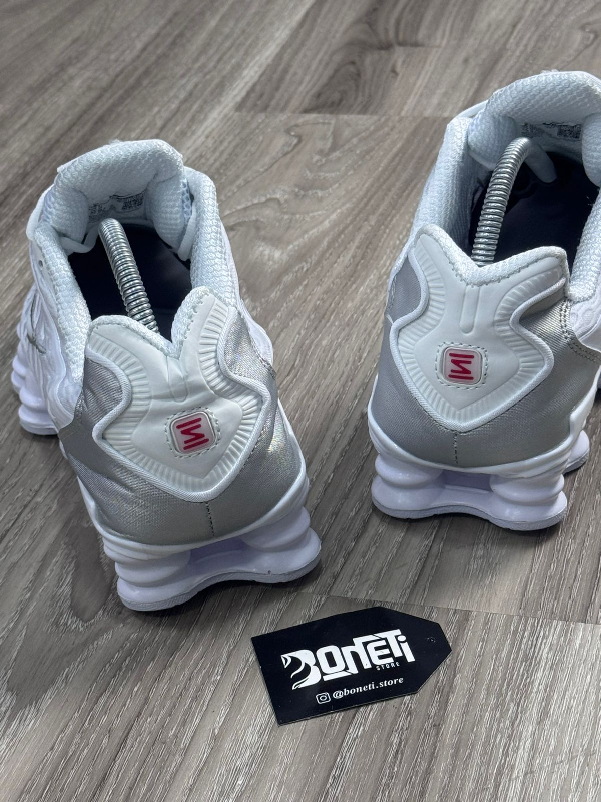 TÊNIS NK SHOX 12 MOLAS - TRIPLE WHITE