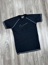 CAMISETA NK DRI-FIT SWOOSH VAZADO - PRETO