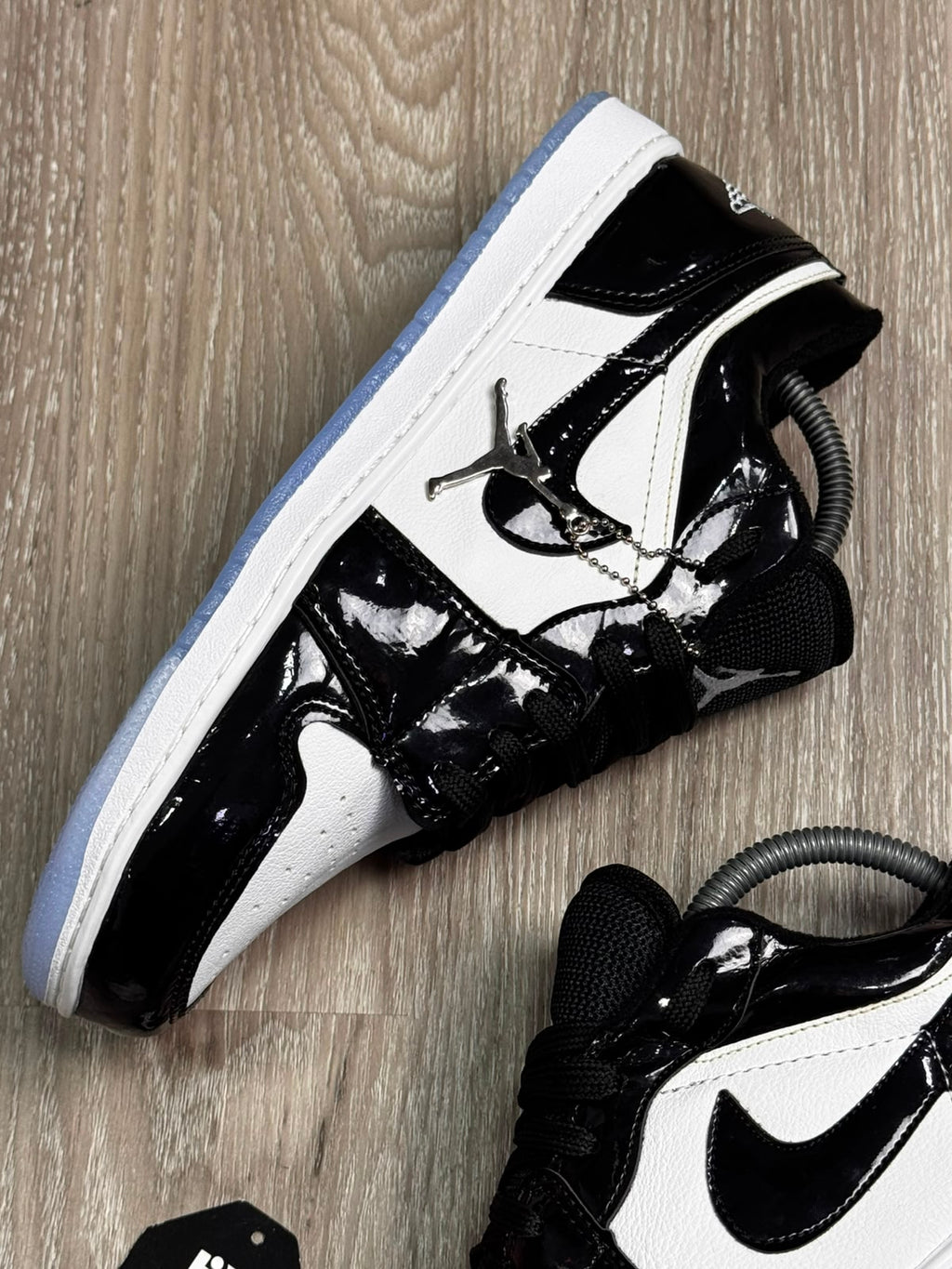 TÊNIS NK JORDAN 1 - GLOSSY BLACK