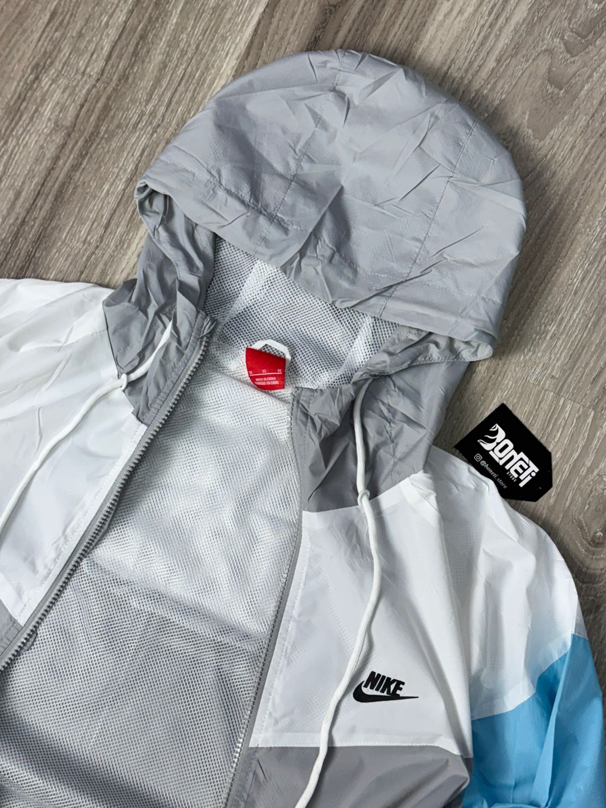 CORTA VENTO NK WINDRUNNER - AZUL E CINZA