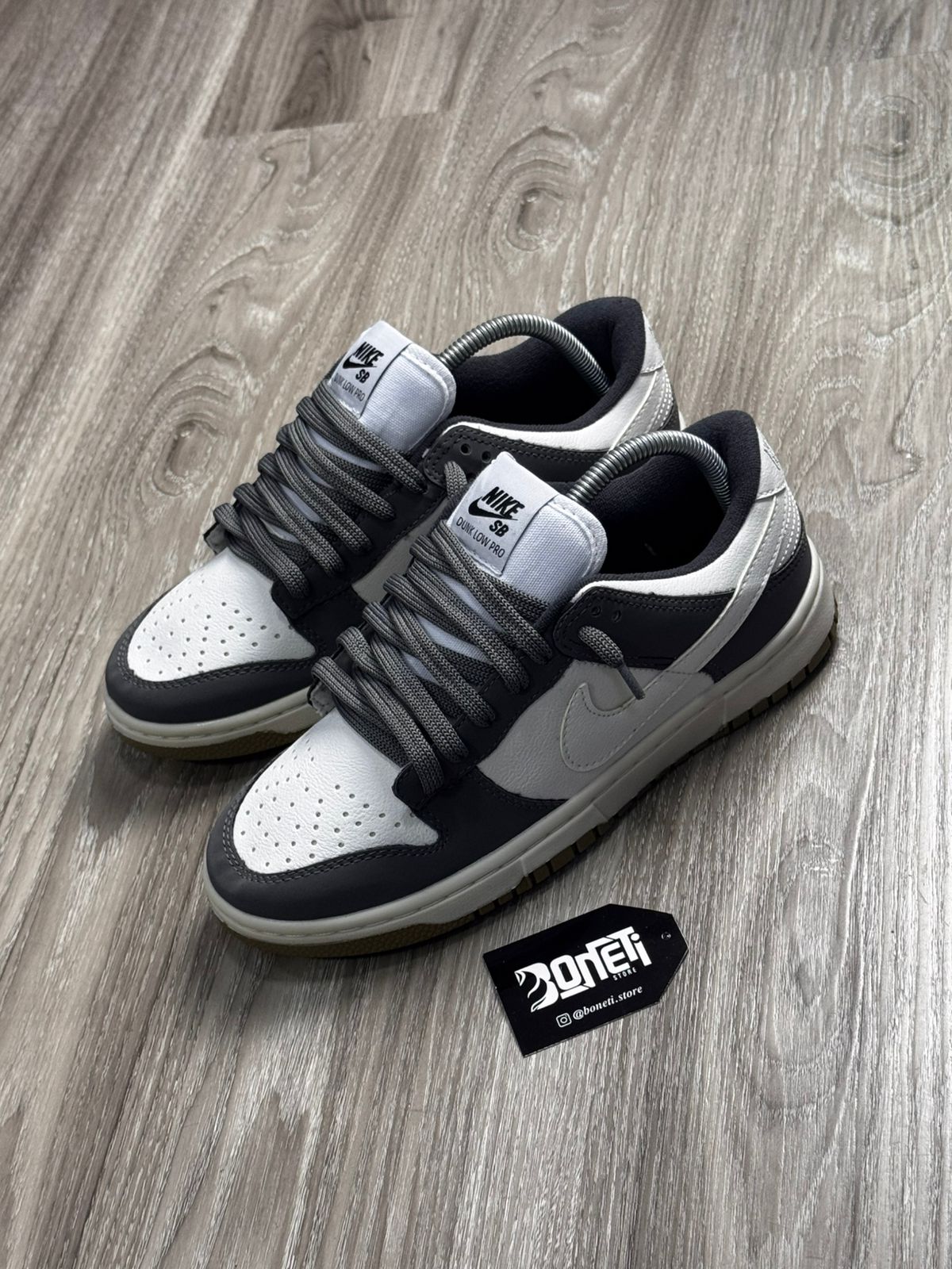 TÊNIS NK DUNK - CINZA E BRANCO