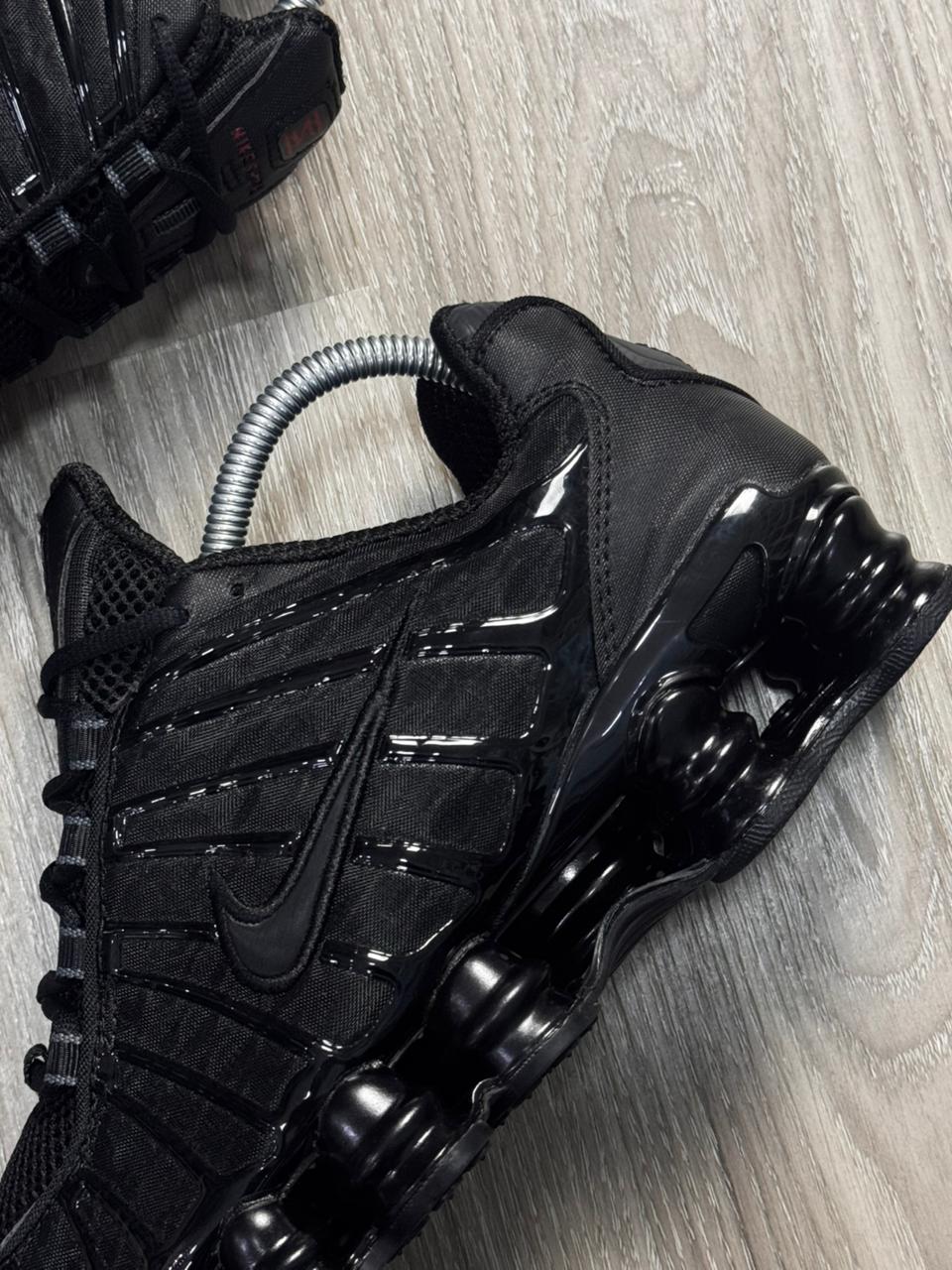 TÊNIS NK SHOX 12 MOLAS - ALL BLACK