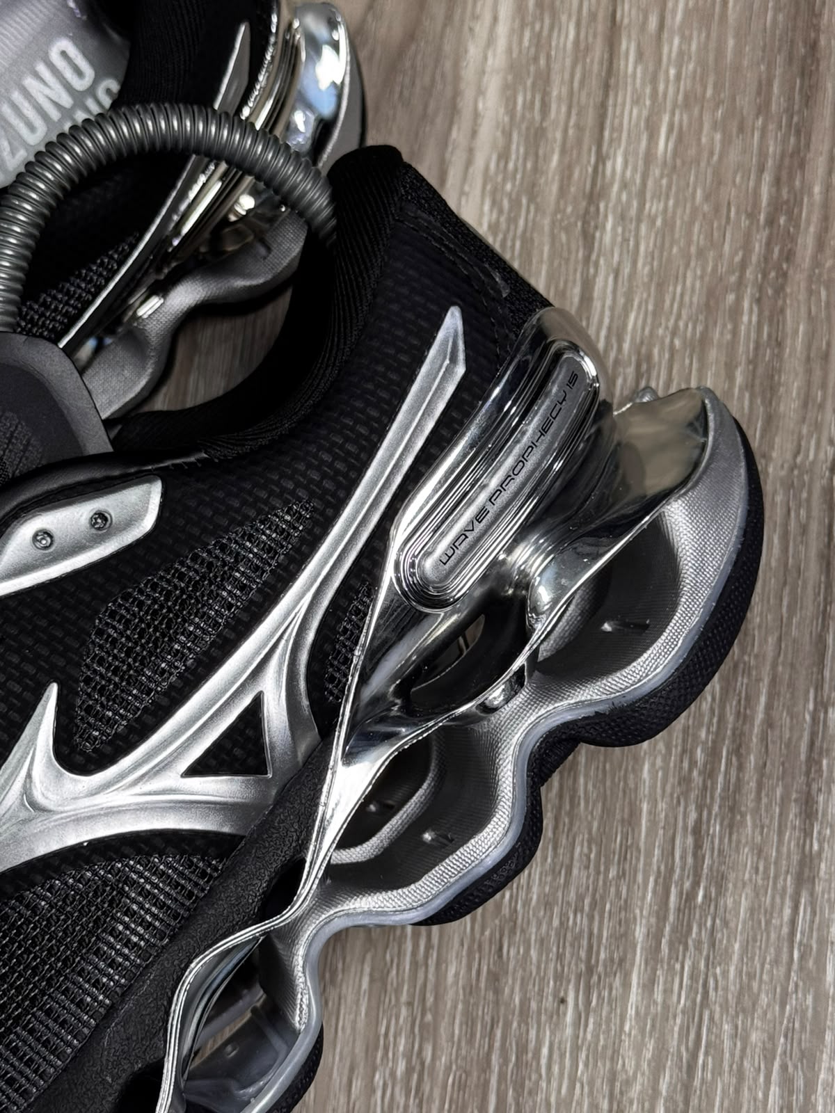 TÊNIS MZN WAVE PROPHECY 15 - BLACK METALLIC