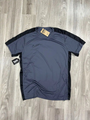 CAMISETA ACADEMY 2023 NK - CINZA