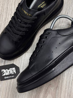 TÊNIS MCQUEEN COURO - PRETO
