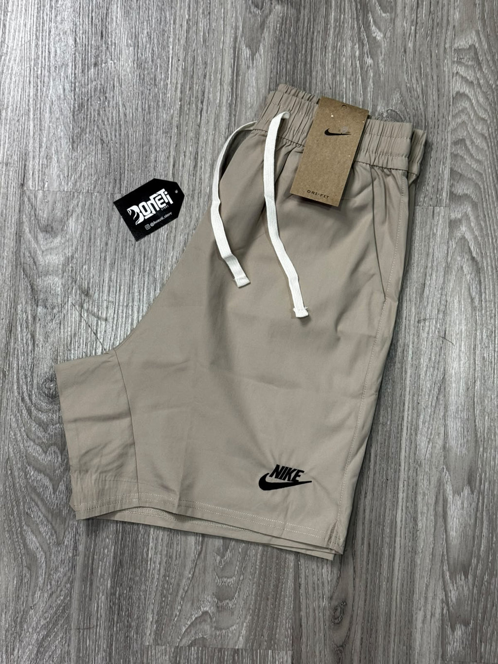SHORTS TACTEL NK CLUB BORDADO - CAQUI