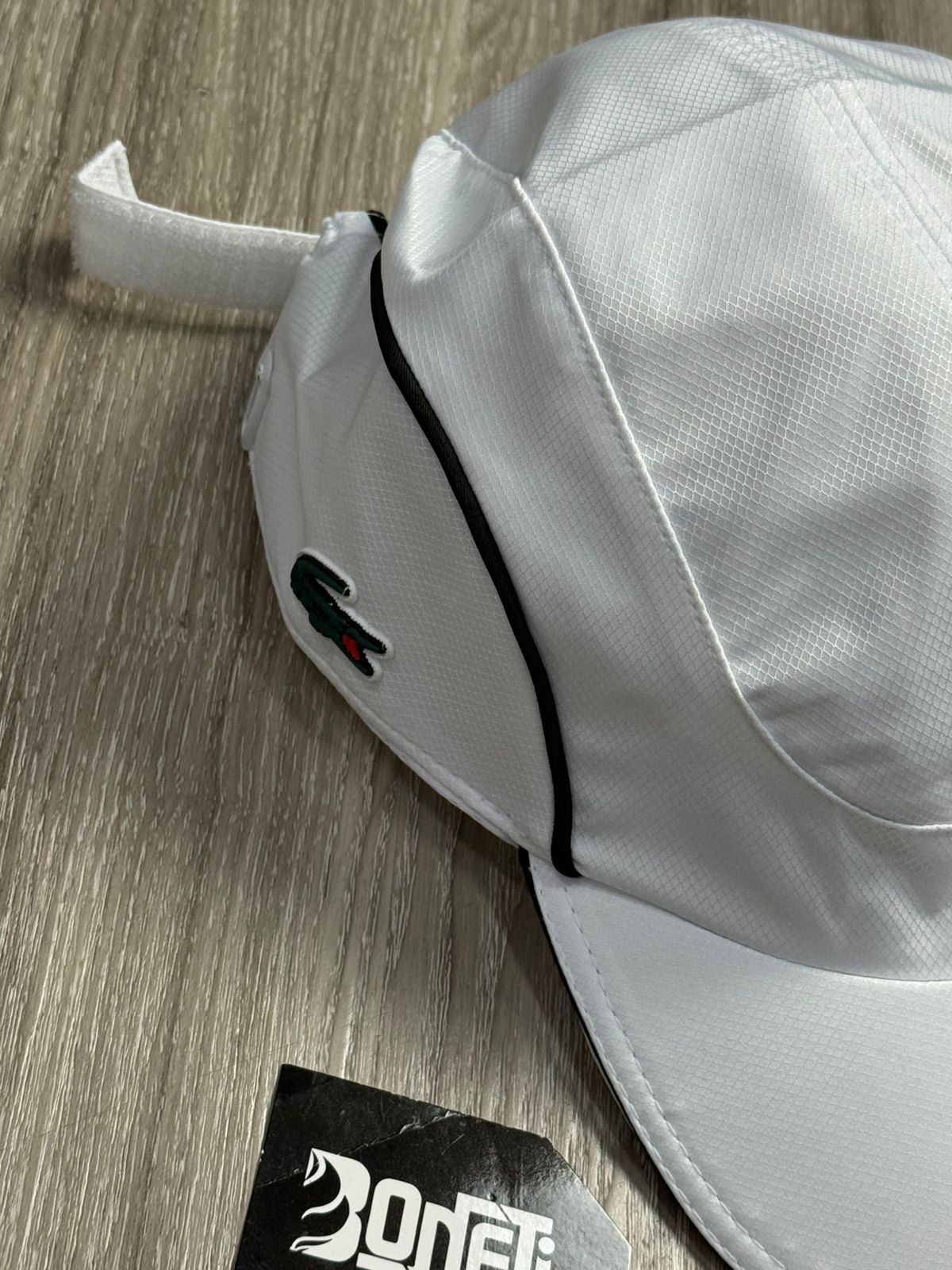 BONÉ LCST TENNIS - BRANCO LISTRA PRETA